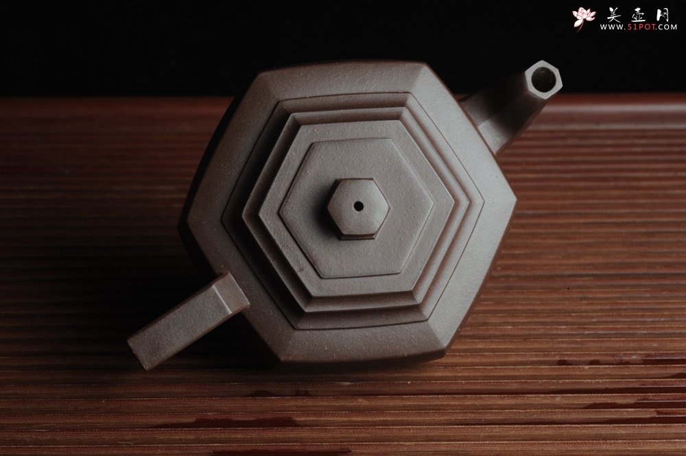 紫砂壶图片：美壶特惠 精致全手工六方雪华 泥料超好 - 宜兴紫砂壶网