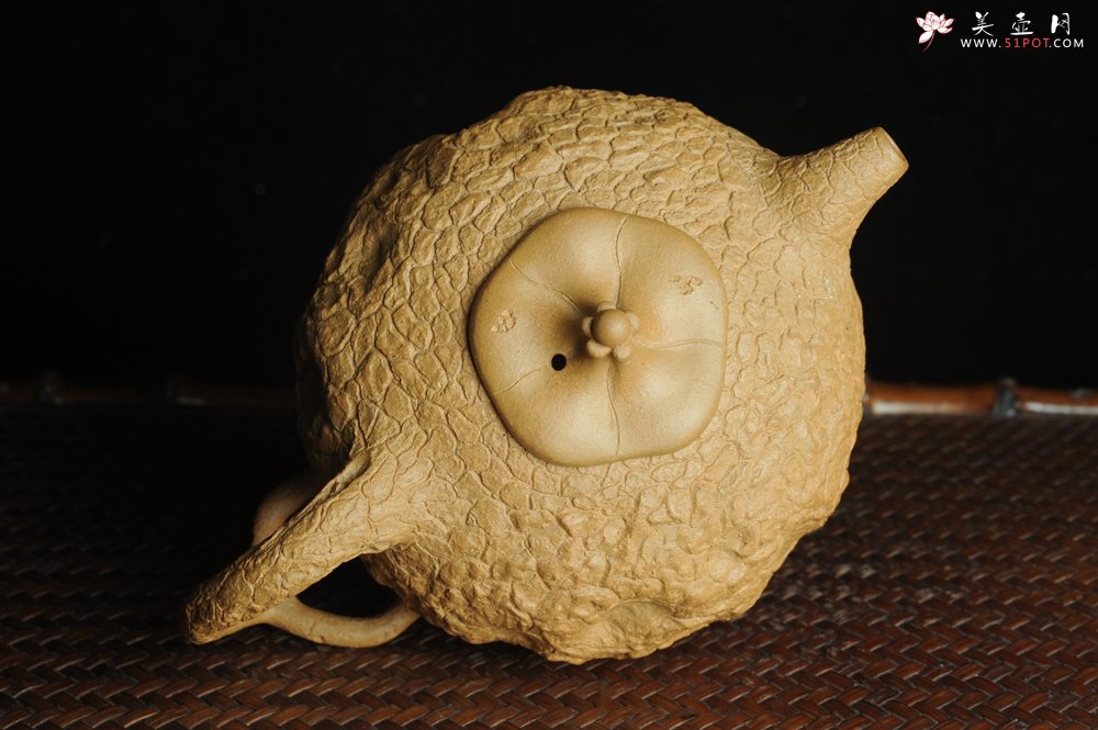 紫砂壶图片：美壶特惠 优质黄金段全手工龚春 供春 异型盖 难度大 肌理丰富 - 宜兴紫砂壶网