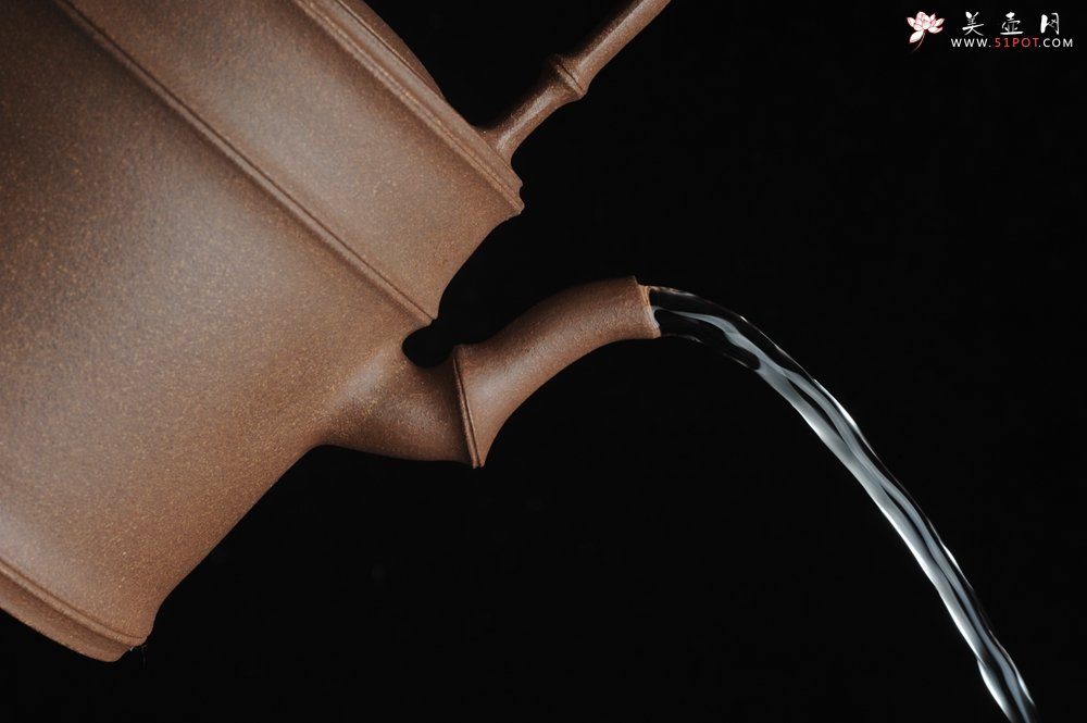 紫砂壶图片：美壶特惠 特好老段泥 精工竹段提梁 挺拔秀雅 - 宜兴紫砂壶网