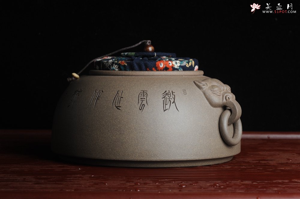 紫砂壶图片：老青段精品瑞兽双耳罐 茶仓 水洗 烟灰缸 多用 子陶刻达摩伏虎图 不输名、家 - 宜兴紫砂壶网