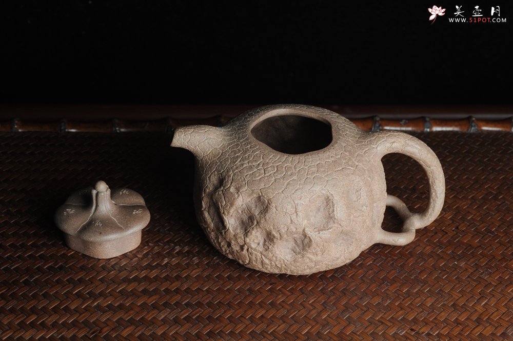 紫砂壶图片：美壶特惠 精品老青段全手工小供春 龚春 异形盖 难度大 肌理丰富 - 宜兴紫砂壶网