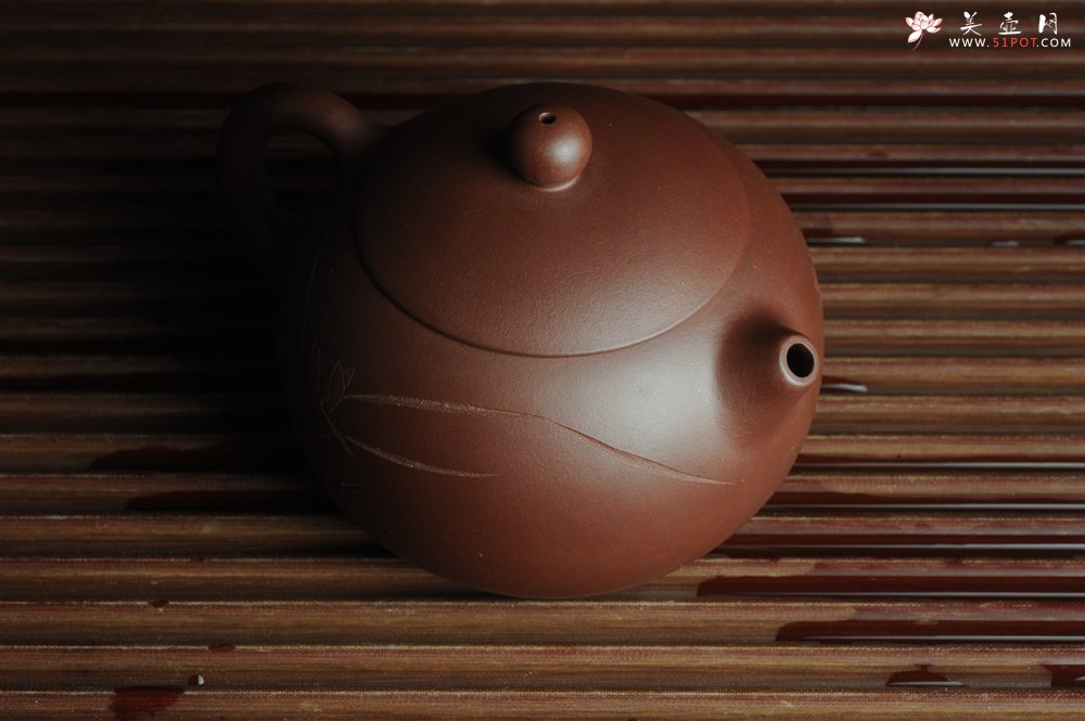 紫砂壶图片：美壶福利特惠 精工西施 助工俞霞老双刀室聚兰香 - 宜兴紫砂壶网
