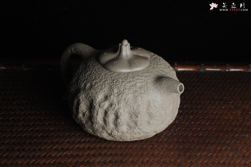 紫砂壶图片：美壶特惠 精品老青段全手工供春 龚春 异形盖 难度大 肌理丰富 - 宜兴紫砂壶网