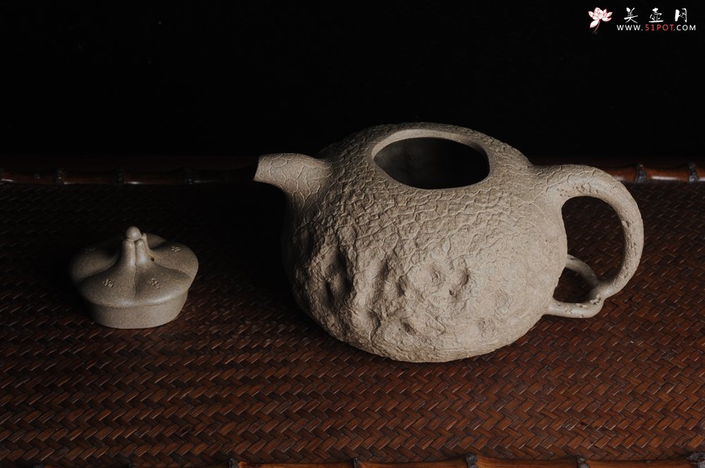 紫砂壶图片：美壶特惠 精品老青段全手工供春 龚春 异形盖 难度大 肌理丰富 - 宜兴紫砂壶网
