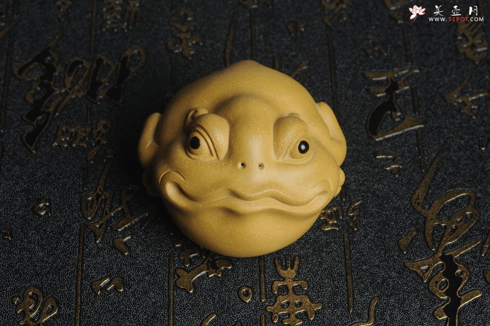 紫砂壶图片：美宠特惠 紫砂金蟾貔貅 镇宅 神态细腻 做工灰常精致 手工茶宠 - 宜兴紫砂壶网