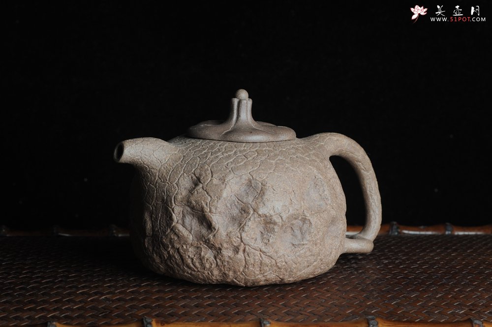 紫砂壶图片：美壶特惠 精品老青段全手工小供春 龚春 异形盖 难度大 肌理丰富 - 宜兴紫砂壶网