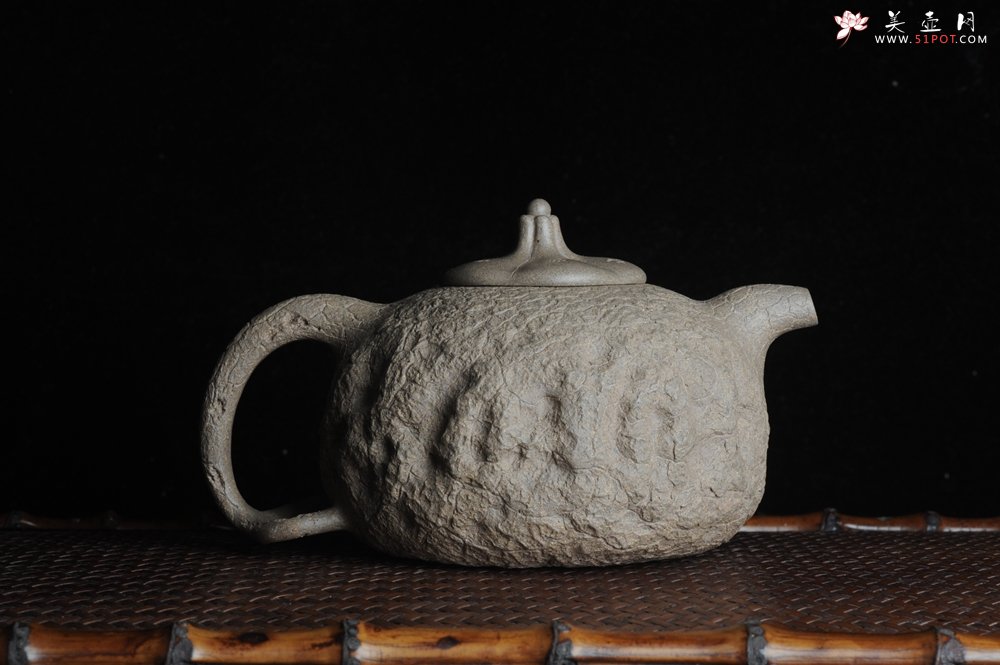 紫砂壶图片：美壶特惠 精品老青段全手工供春 龚春 异形盖 难度大 肌理丰富 - 宜兴紫砂壶网