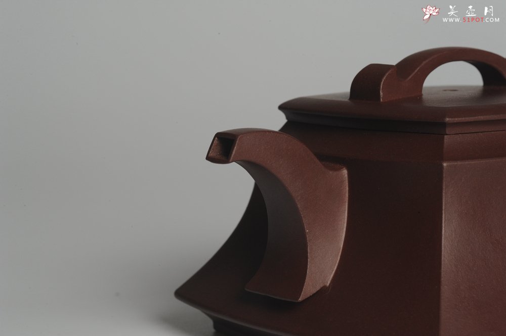 紫砂壶图片：原创精致全手工四方吉玉壶 难度大线条流畅 - 宜兴紫砂壶网