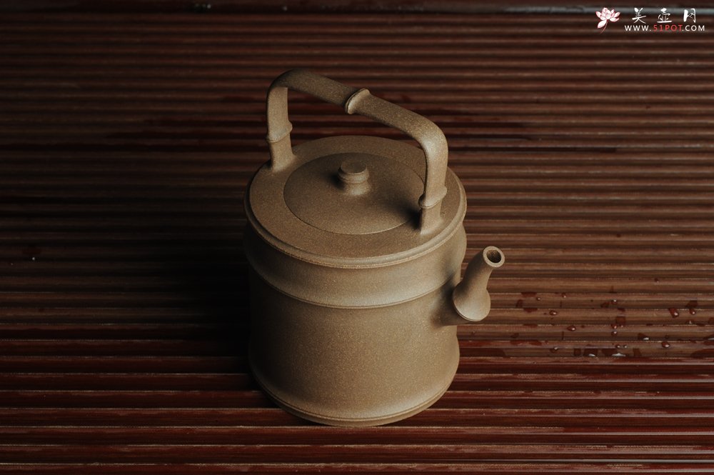 紫砂壶图片：美壶特惠 特好老段泥 精工竹段提梁 挺拔秀雅 - 宜兴紫砂壶网