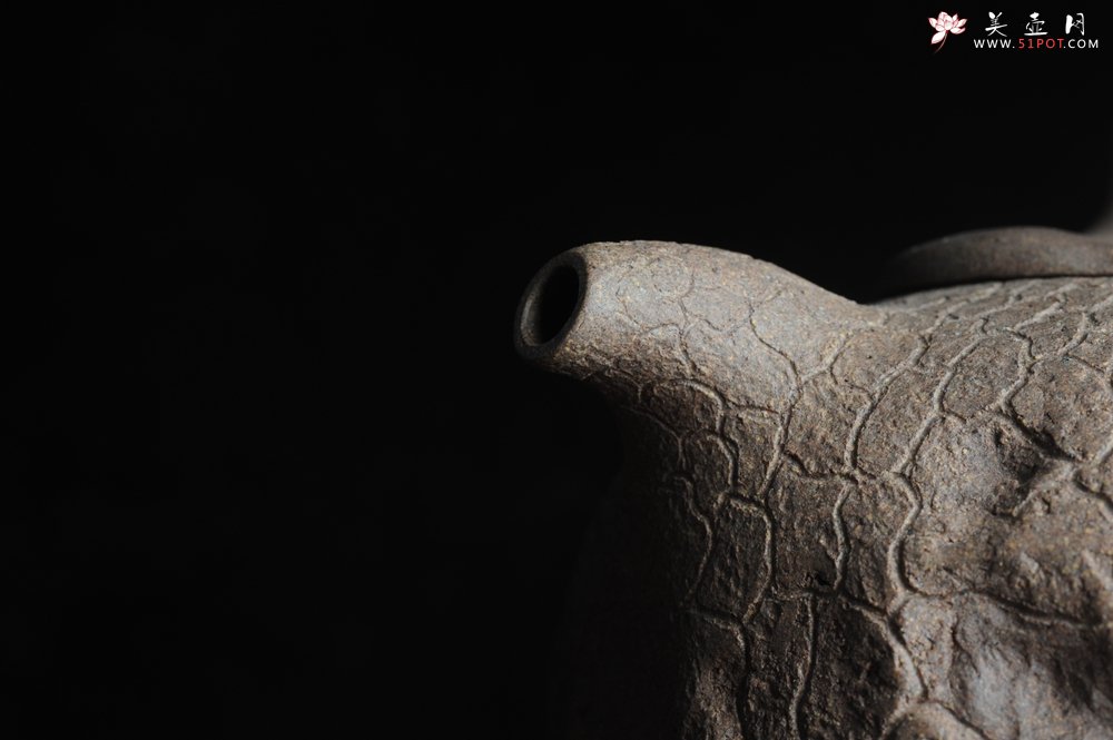 紫砂壶图片：美壶特惠 精品老青段全手工小供春 龚春 异形盖 难度大 肌理丰富 - 宜兴紫砂壶网