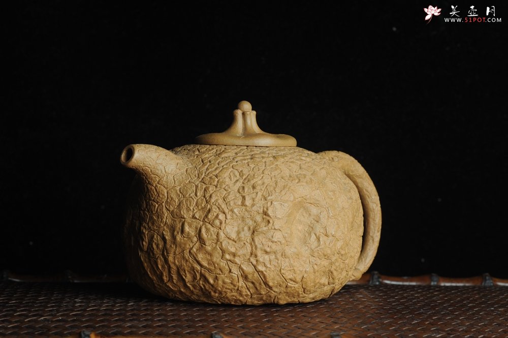 紫砂壶图片：美壶特惠 优质黄金段全手工龚春 供春 异型盖 难度大 肌理丰富 - 宜兴紫砂壶网