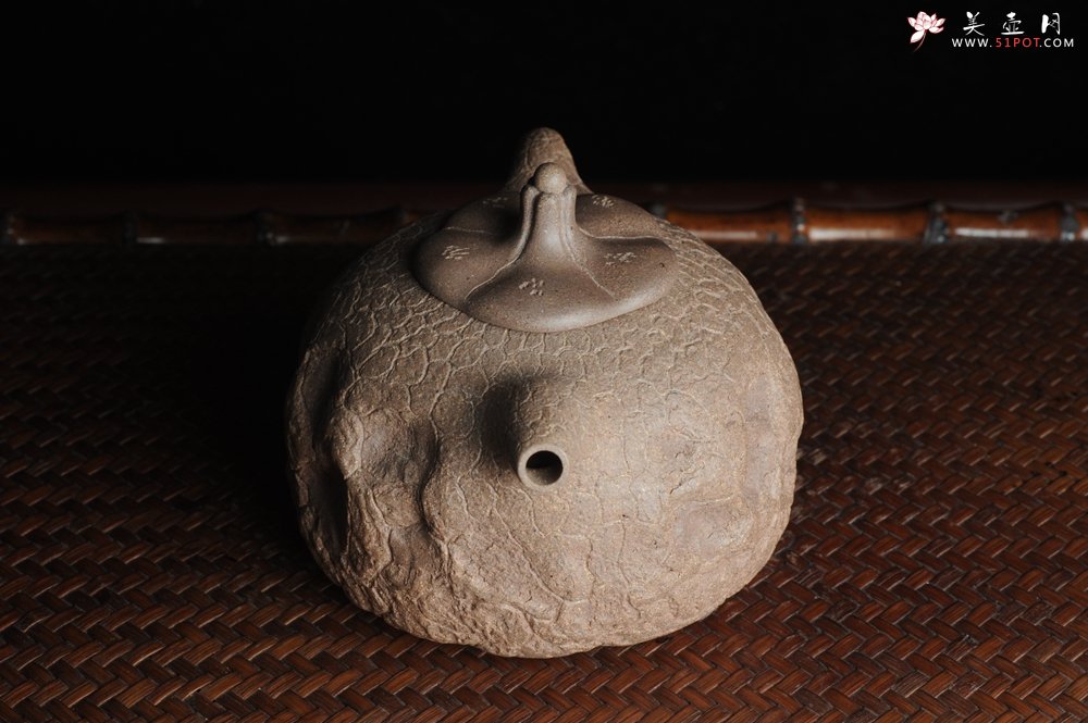 紫砂壶图片：美壶特惠 精品老青段全手工小供春 龚春 异形盖 难度大 肌理丰富 - 宜兴紫砂壶网