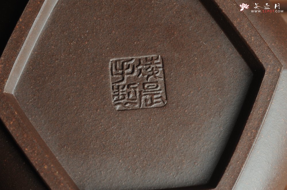 紫砂壶图片：美壶特惠 精致全手工六方雪华 泥料超好 - 宜兴紫砂壶网