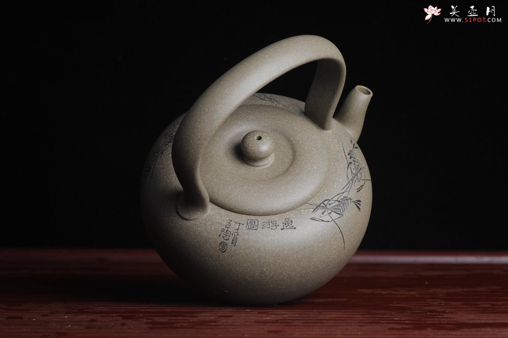 紫砂壶图片：美壶特惠 老青段 助工精工太白提梁 子陶刻对虾 - 宜兴紫砂壶网