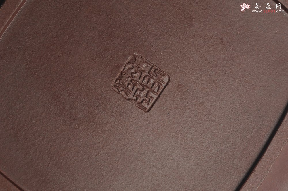 紫砂壶图片：原创精致全手工四方吉玉壶 难度大线条流畅 - 宜兴紫砂壶网