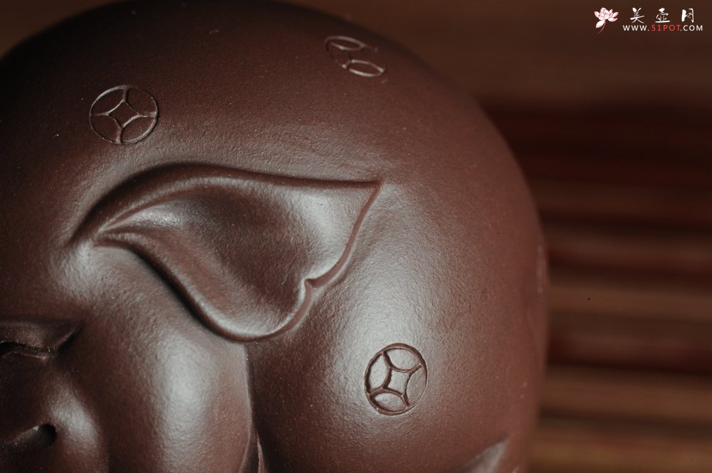 紫砂壶图片：美宠特惠 一团和气猪 神态细腻 做工灰常精致 手工茶宠 - 宜兴紫砂壶网