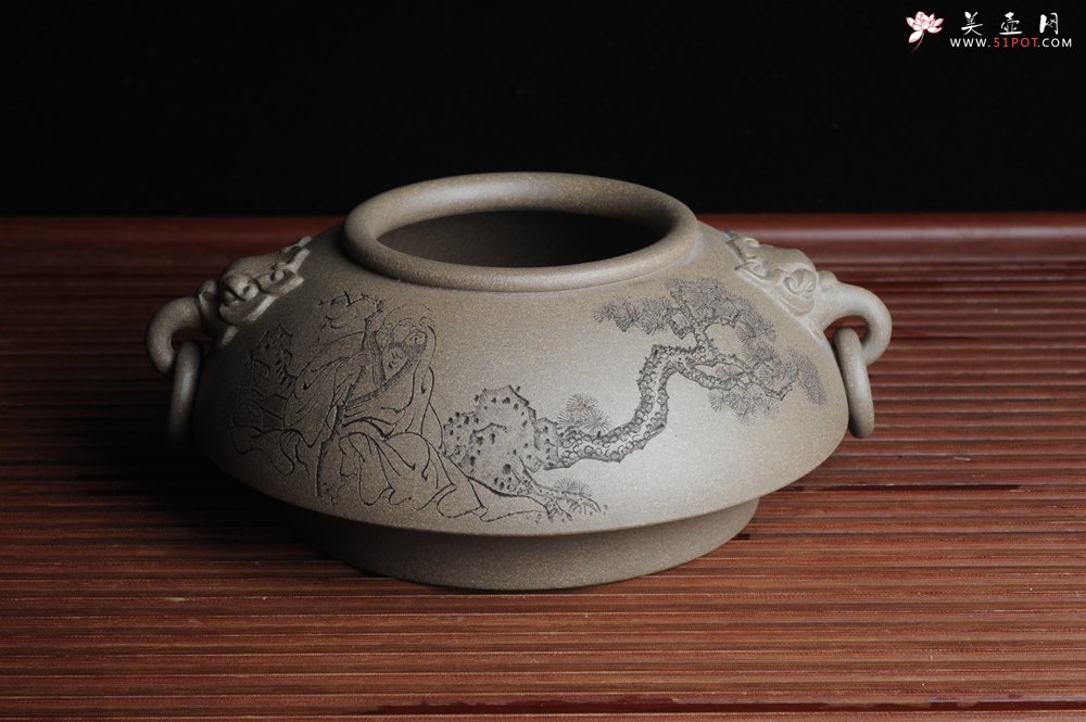 紫砂壶图片：精品特惠 老青段精品瑞兽双耳罐 茶仓 茶叶罐 水洗 烟灰缸 多用 子陶刻老人松 不输名、家 - 宜兴紫砂壶网