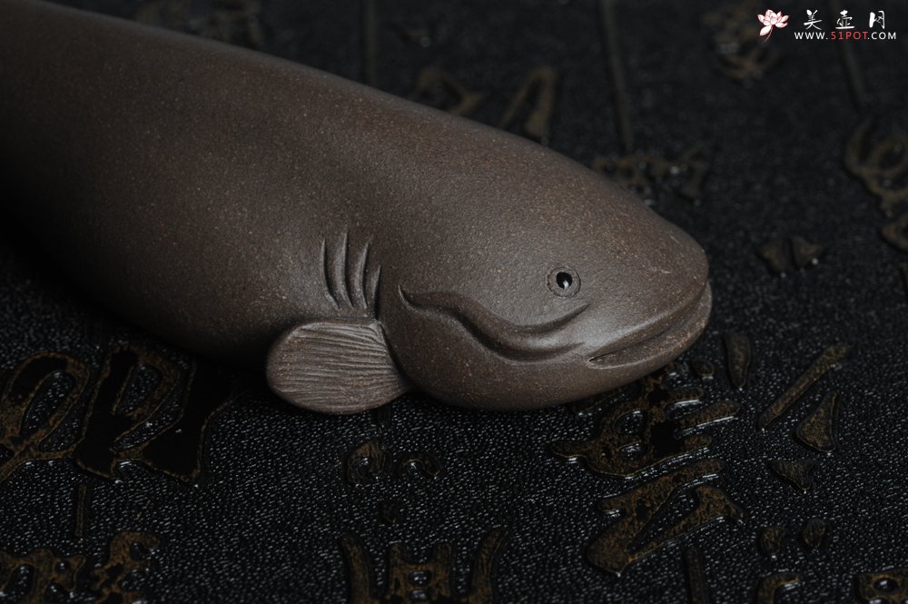 紫砂壶图片：美宠特惠 年年有余鱼  神态细腻 做工灰常精致 手工茶宠 - 宜兴紫砂壶网