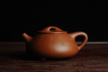 紫砂壶图片：优质朱泥全手工刻竹石瓢 天道无亲常与善人 - 宜兴紫砂壶网