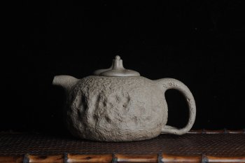 紫砂壶图片：美壶特惠 精品老青段全手工供春 龚春 异形盖 难度大 肌理丰富 - 宜兴紫砂壶网