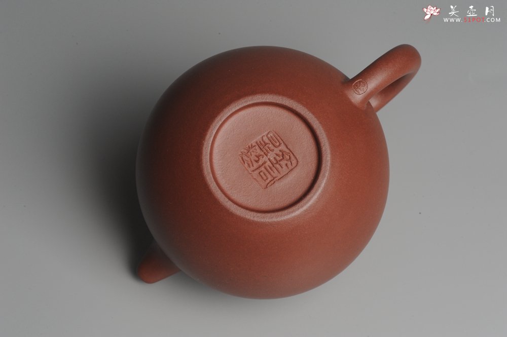 紫砂壶图片：油润底曹青 全手工寿珍掇球 深得老味 做工灰常好 请君细品 作品说话  - 宜兴紫砂壶网