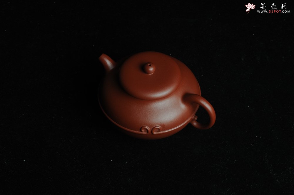 紫砂壶图片：美壶特惠 优质大红袍朱泥 做工精致三足束带一生所爱壶 茶人醉爱 - 宜兴紫砂壶网