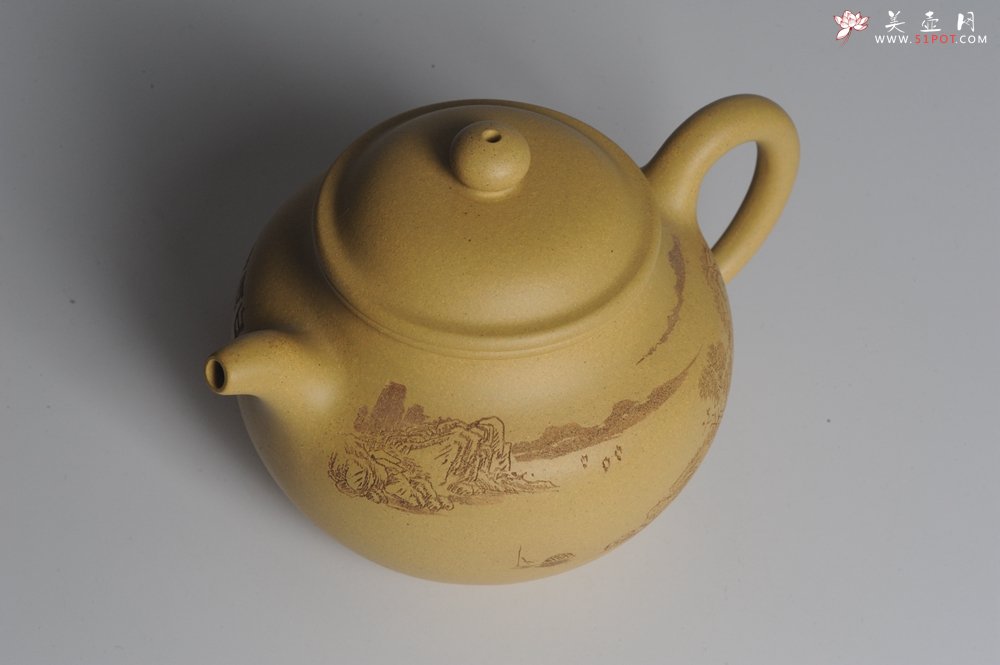 紫砂壶图片：美壶特惠 灰常好的本山段精工山水莲子壶 端庄秀雅 白云回望合 青霭入看无 - 宜兴紫砂壶网