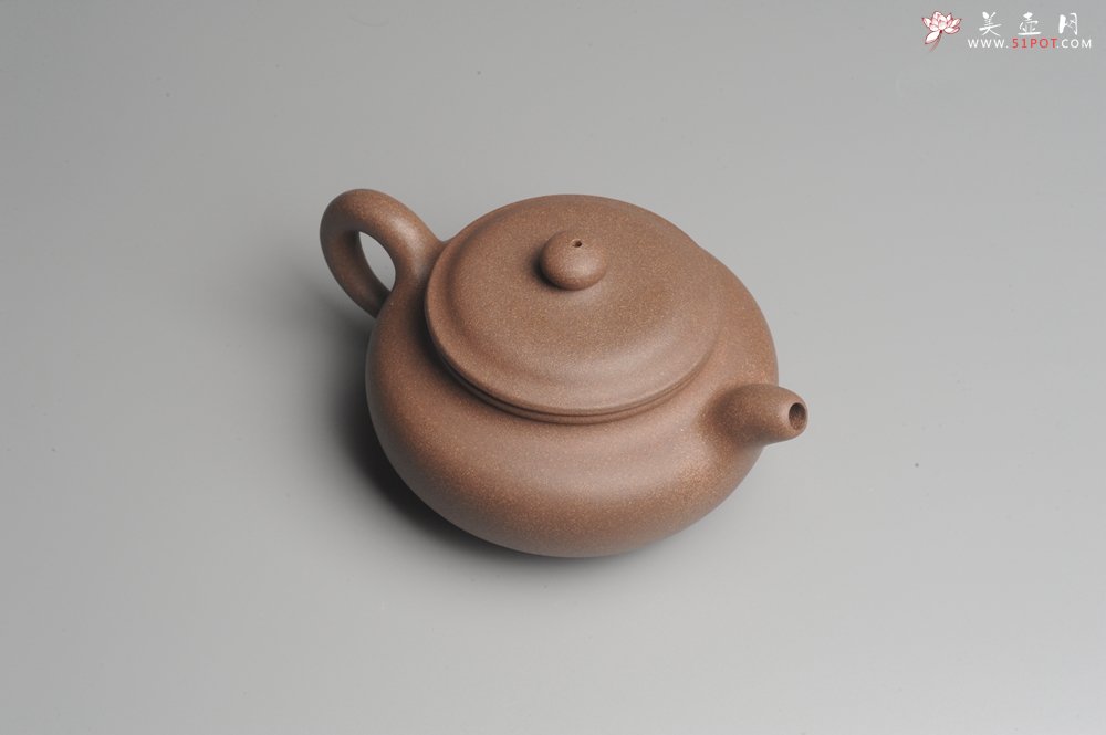 紫砂壶图片：美壶特惠 精致做工老段泥大亨仿古 茶人醉爱 - 宜兴紫砂壶网