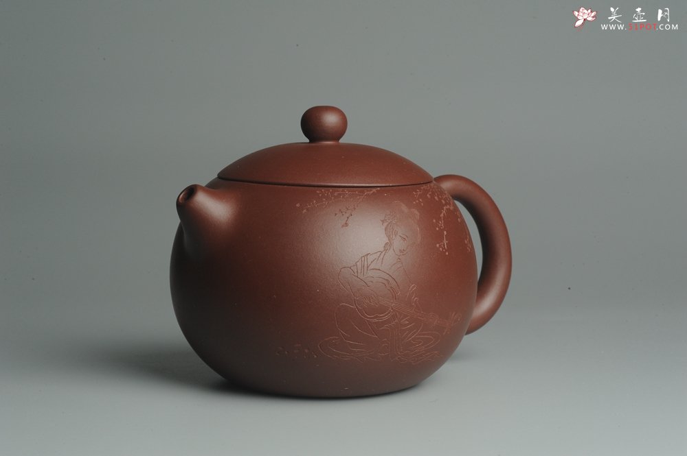 紫砂壶图片：美壶福利特惠 精工西施 饱满圆润 子木装饰抚琴图 - 宜兴紫砂壶网