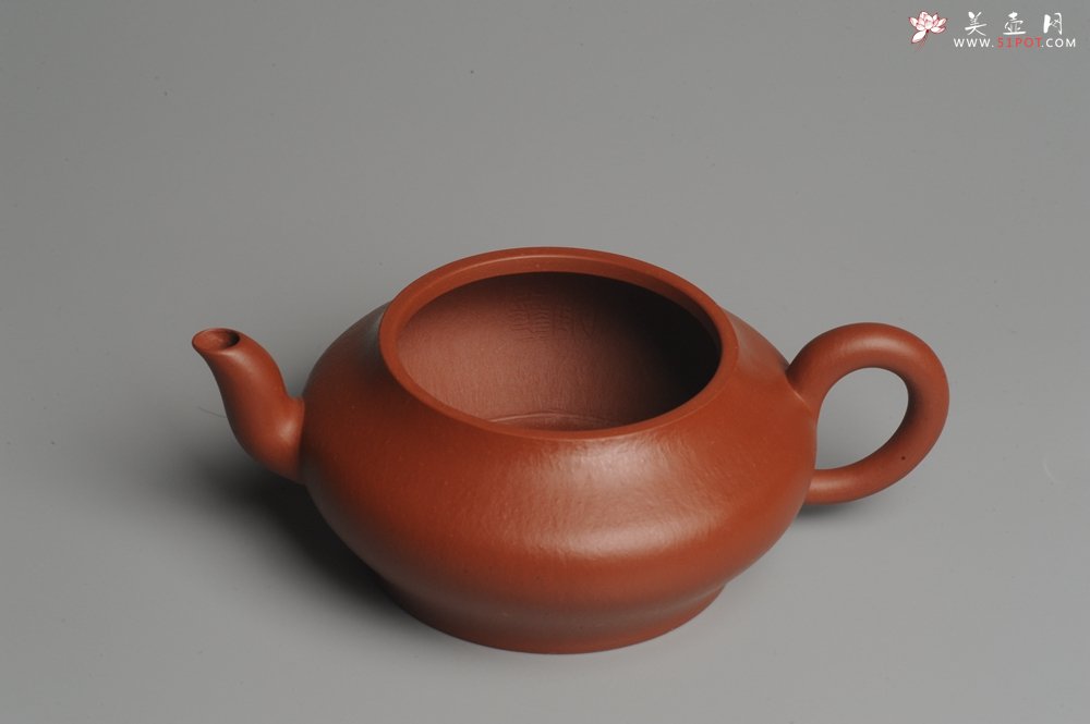 紫砂壶图片：小煤窑朱泥 全手工扁灯壶 端庄秀雅 - 宜兴紫砂壶网