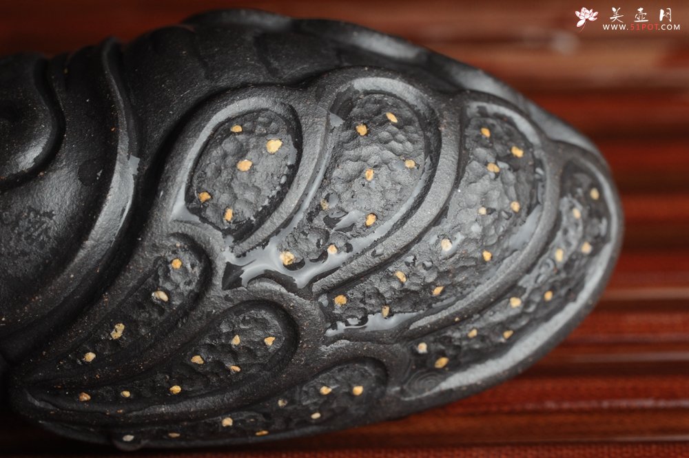 紫砂壶图片：美宠特惠 蝉 知了 手把件茶宠 油性十足 长7cm宽4cm高3cm - 宜兴紫砂壶网