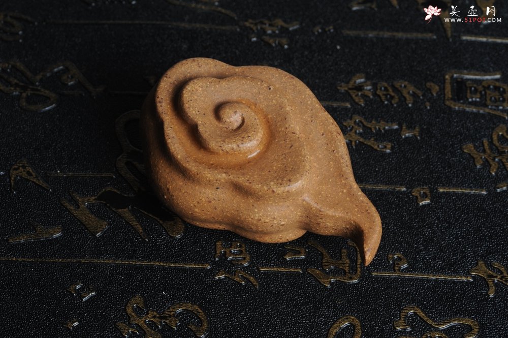 紫砂壶图片：美宠特惠 优质老段泥祥云茶宠 手把件  - 宜兴紫砂壶网