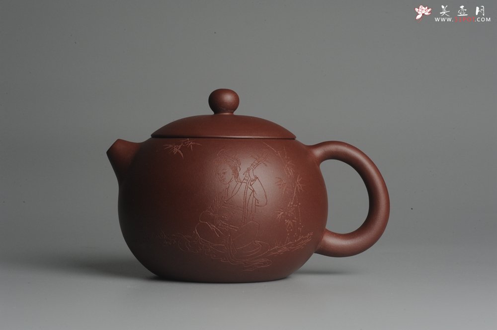 紫砂壶图片：美壶福利特惠 精工西施 抚琴图 琴韵泉声 饱满圆润 - 宜兴紫砂壶网