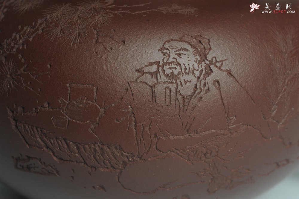 紫砂壶图片：强强联合 实力派杨老师全手工大亨莲子 方健老师即兴装饰 一甄清气半静吟 古韵悠悠 气势非凡 深得老味 - 宜兴紫砂壶网