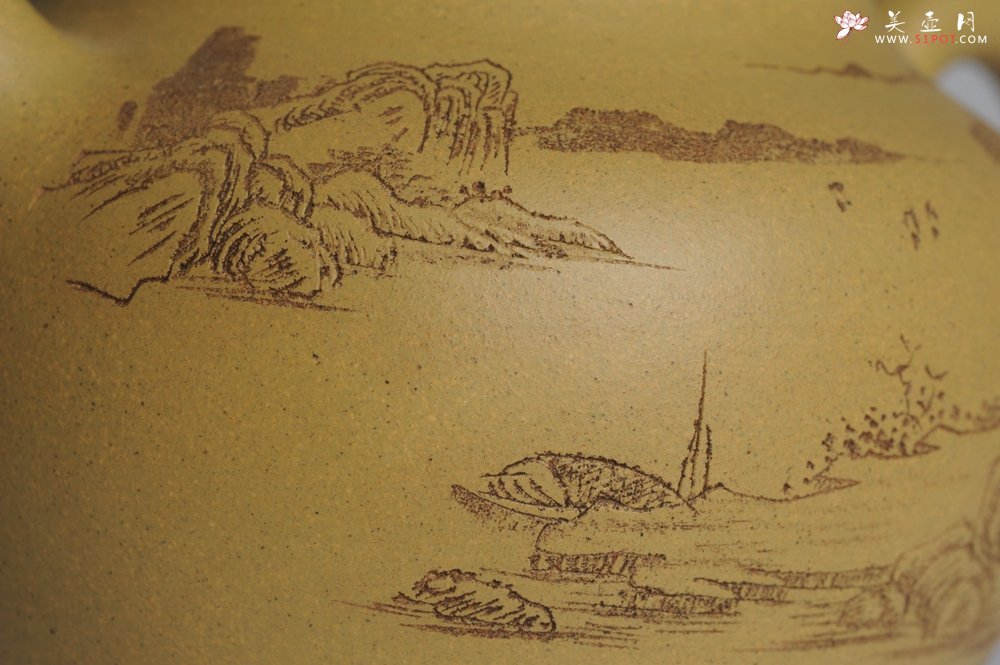 紫砂壶图片：美壶特惠 精工本山段山水莲子壶 端庄秀雅 人品若山极崇峻 情怀与水同清幽 - 宜兴紫砂壶网