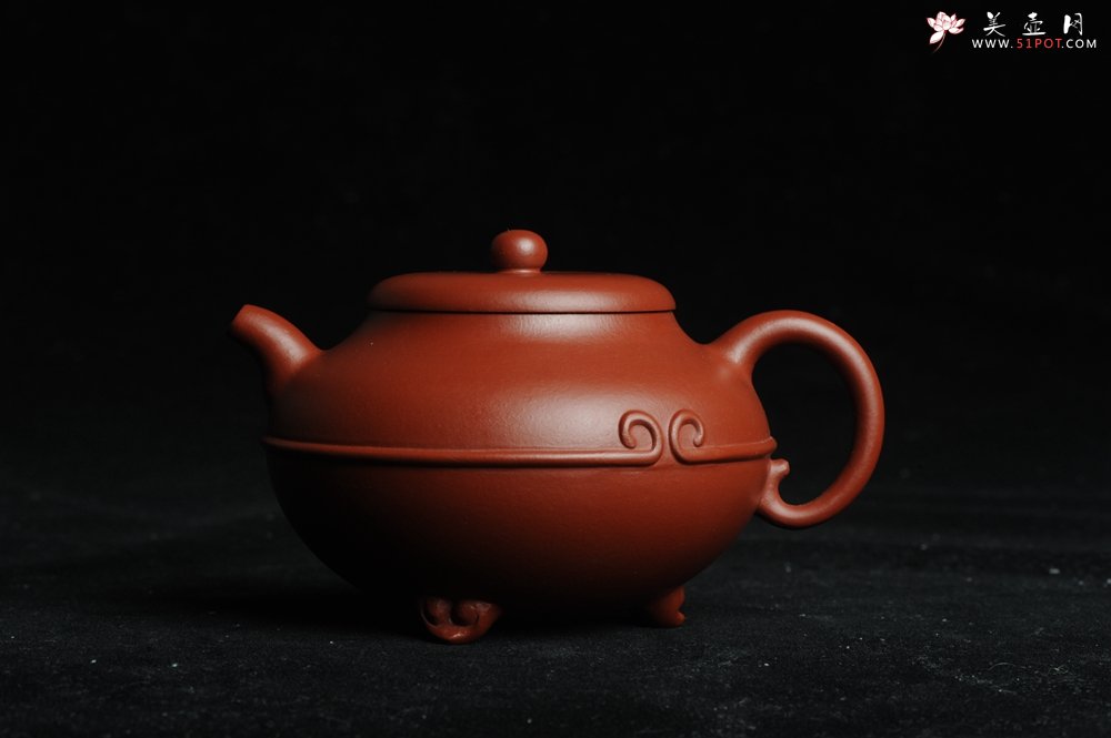 紫砂壶图片：美壶特惠 优质大红袍朱泥 做工精致三足束带一生所爱壶 茶人醉爱 - 宜兴紫砂壶网