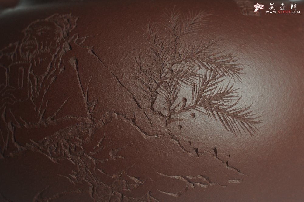 紫砂壶图片：强强联合 实力派杨老师全手工大亨莲子 方健老师即兴装饰 一甄清气半静吟 古韵悠悠 气势非凡 深得老味 - 宜兴紫砂壶网