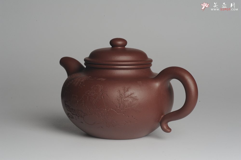 紫砂壶图片：强强联合 实力派杨老师全手工大亨莲子 方健老师即兴装饰 一甄清气半静吟 古韵悠悠 气势非凡 深得老味 - 宜兴紫砂壶网