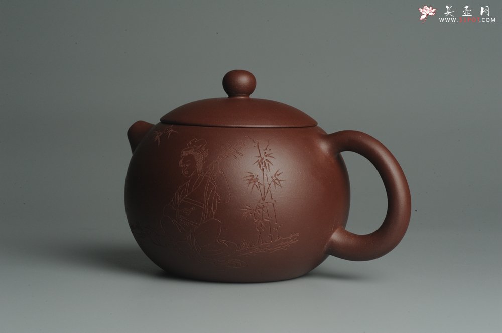 紫砂壶图片：美壶福利特惠 精工西施 抚琴图 琴韵泉声 饱满圆润 - 宜兴紫砂壶网