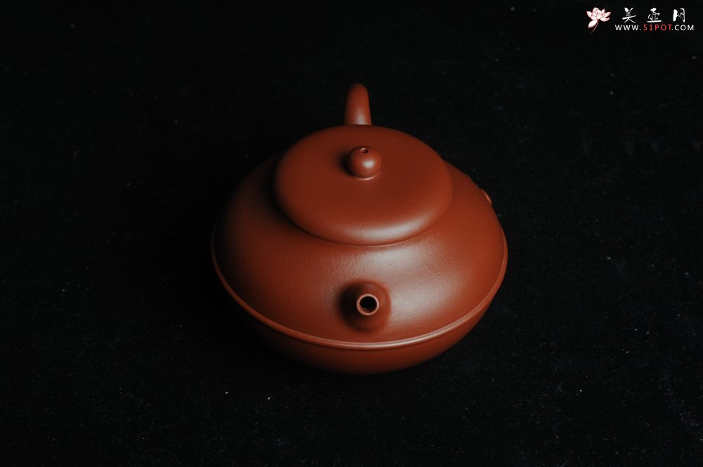 紫砂壶图片：美壶特惠 优质大红袍朱泥 做工精致三足束带一生所爱壶 茶人醉爱 - 宜兴紫砂壶网