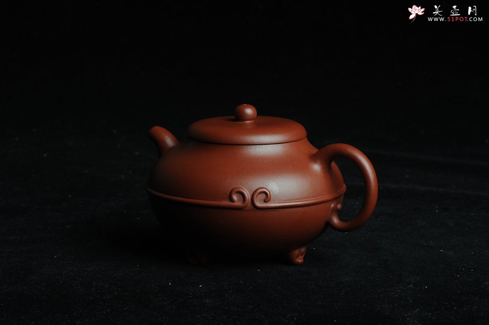 紫砂壶图片：美壶特惠 优质大红袍朱泥 做工精致三足束带一生所爱壶 茶人醉爱 - 宜兴紫砂壶网