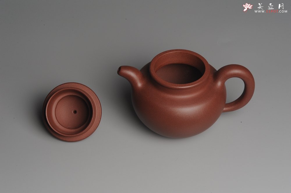 紫砂壶图片：油润底曹青 全手工寿珍掇球 深得老味 做工灰常好 请君细品 作品说话  - 宜兴紫砂壶网