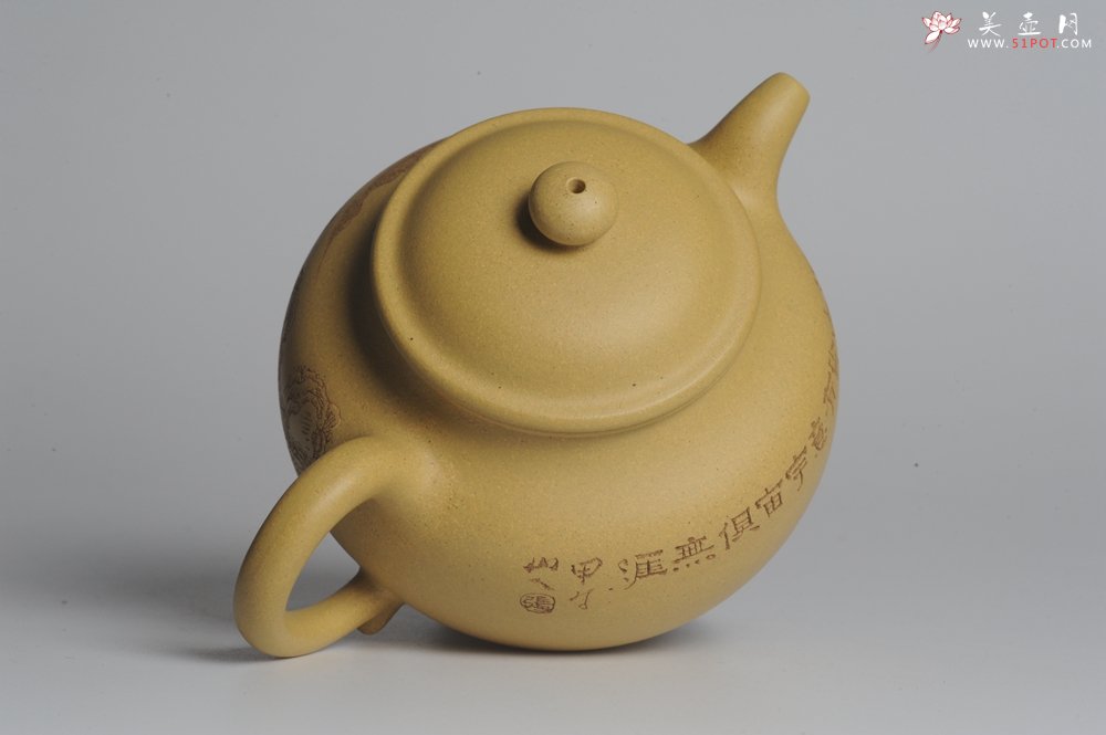 紫砂壶图片：美壶特惠 灰常好的本山段精工山水莲子壶 端庄秀雅 江山皆有意 宇宙俱无涯 - 宜兴紫砂壶网