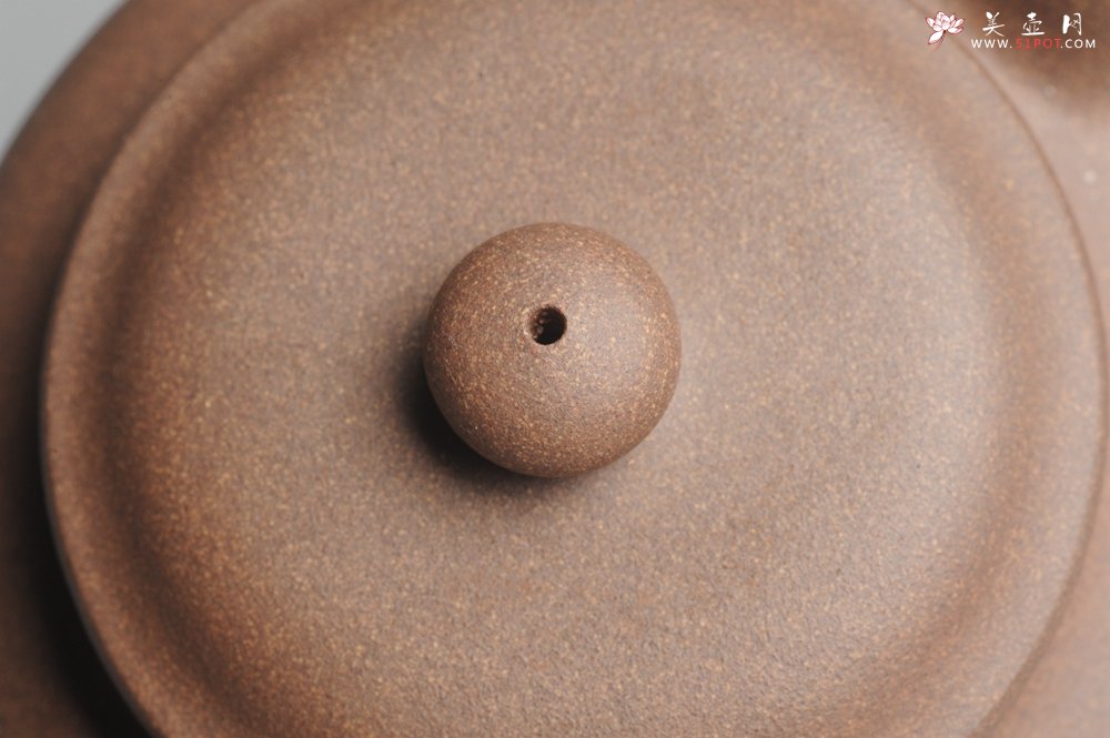 紫砂壶图片：美壶特惠 精致做工老段泥大亨仿古 茶人醉爱 - 宜兴紫砂壶网