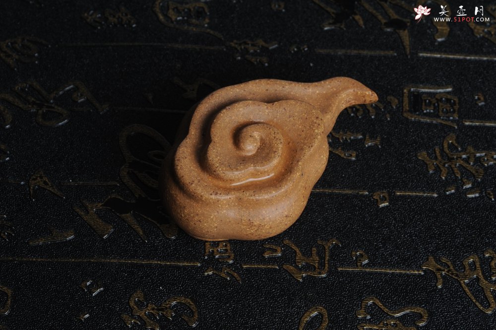 紫砂壶图片：美宠特惠 优质老段泥祥云茶宠 手把件  - 宜兴紫砂壶网