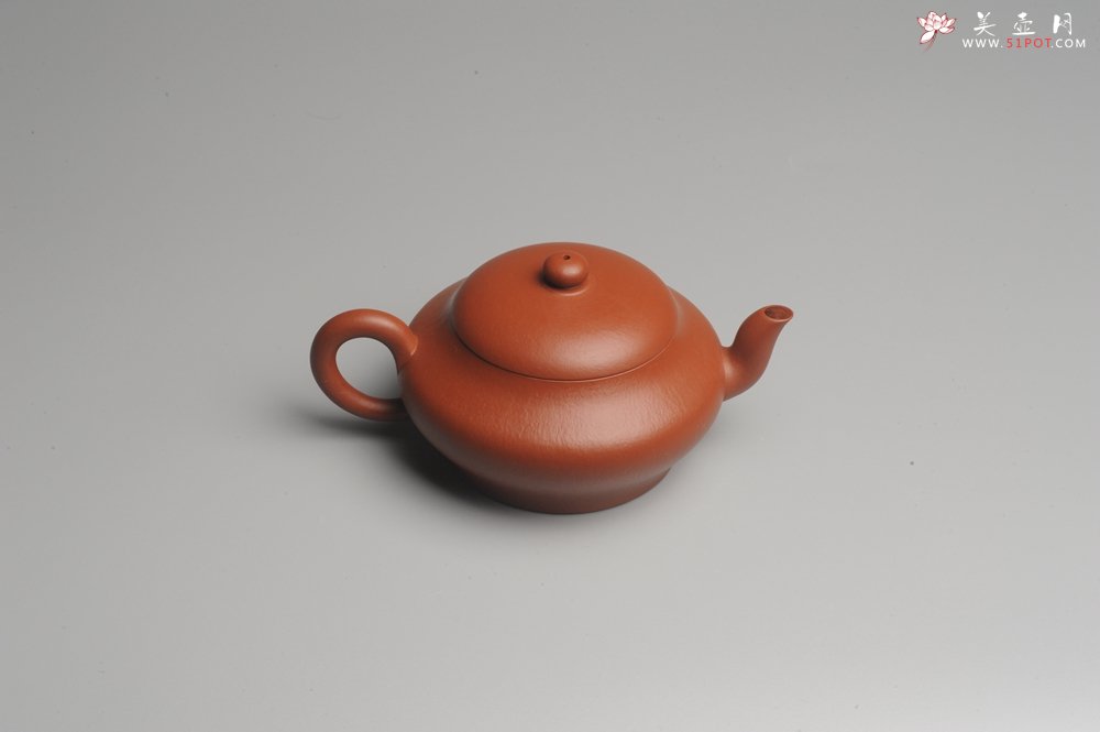 紫砂壶图片：小煤窑朱泥 全手工扁灯壶 端庄秀雅 - 宜兴紫砂壶网