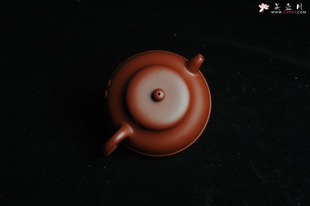 紫砂壶图片：美壶特惠 优质大红袍朱泥 做工精致三足束带一生所爱壶 茶人醉爱 - 宜兴紫砂壶网