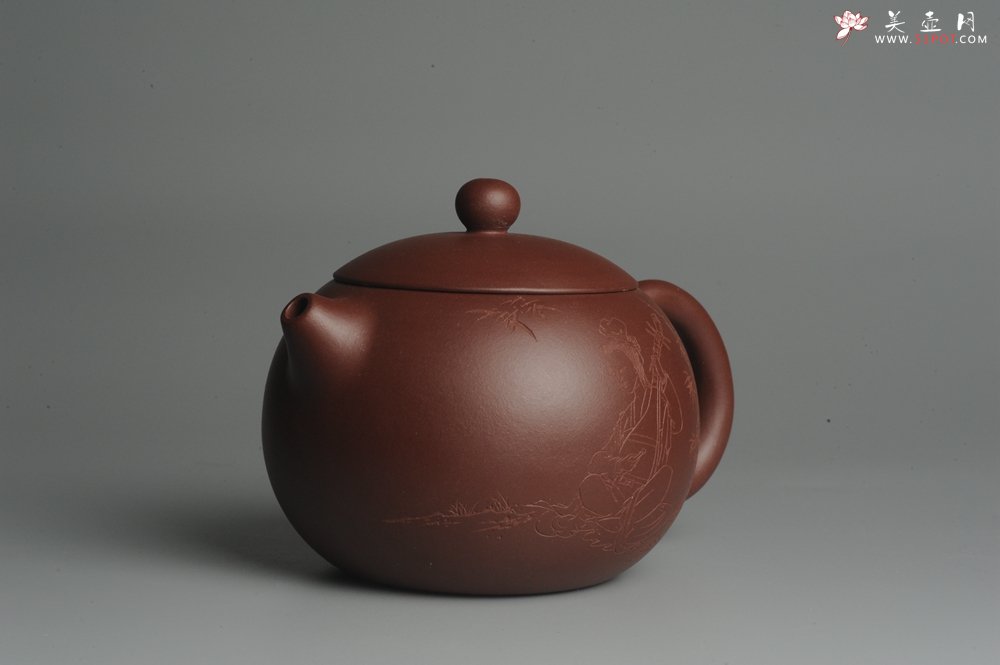 紫砂壶图片：美壶福利特惠 精工西施 抚琴图 琴韵泉声 饱满圆润 - 宜兴紫砂壶网