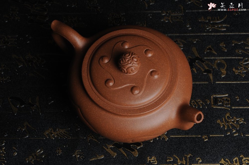 紫砂壶图片：美壶特惠 原创三足如意壶 嵌盖难度大 油润降坡泥 做工超精致 - 宜兴紫砂壶网