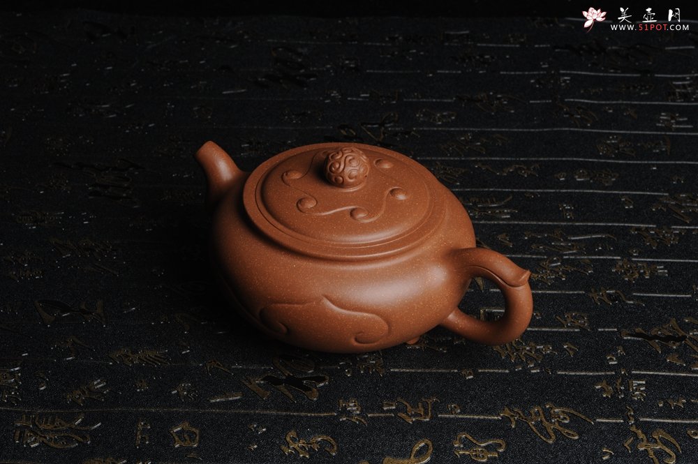 紫砂壶图片：美壶特惠 原创三足如意壶 嵌盖难度大 油润降坡泥 做工超精致 - 宜兴紫砂壶网